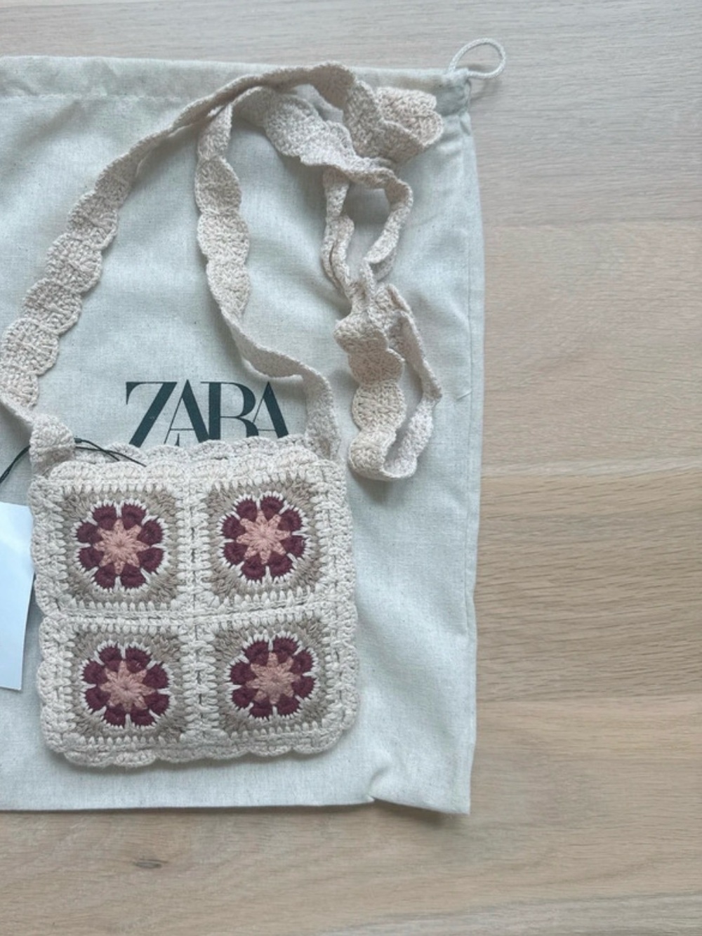 ZARA Beige Crochet Crossbody Bag with Burgundy Floral Motifs